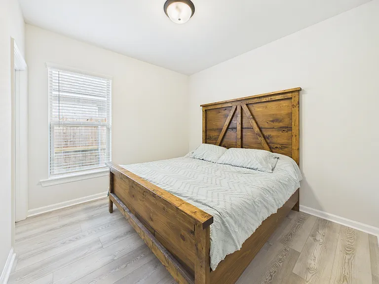 221 Tatum Ln — Photo 13