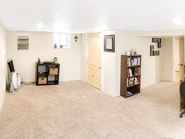 605 E Montgomery Ave — Photo 3