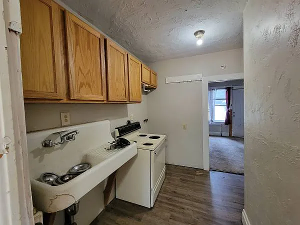 2 bed, $700 — Photo 4