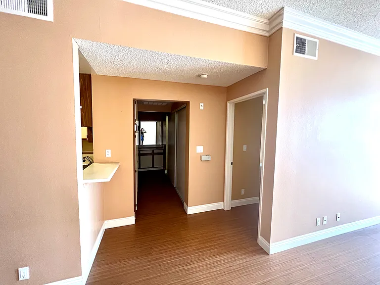 533 S Saint Andrews Pl #416 — Photo 4