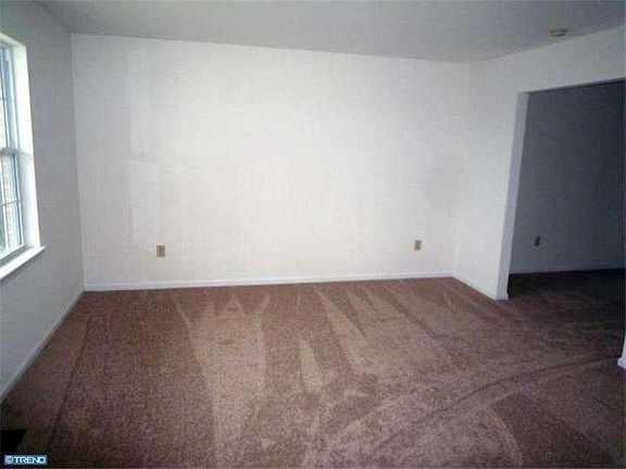 2nd image of 220 Hickory Dr