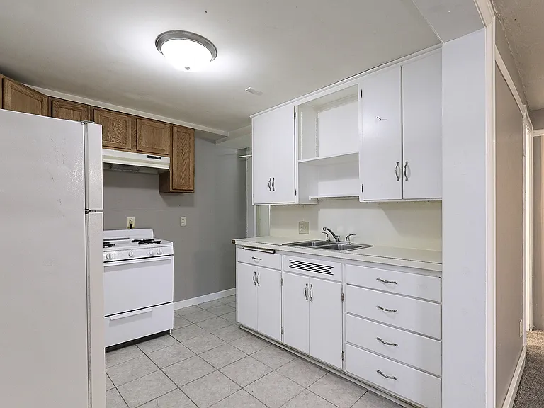 1745 E St #4 — Photo 4
