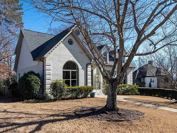 3rd image of 709 Oakline Cir