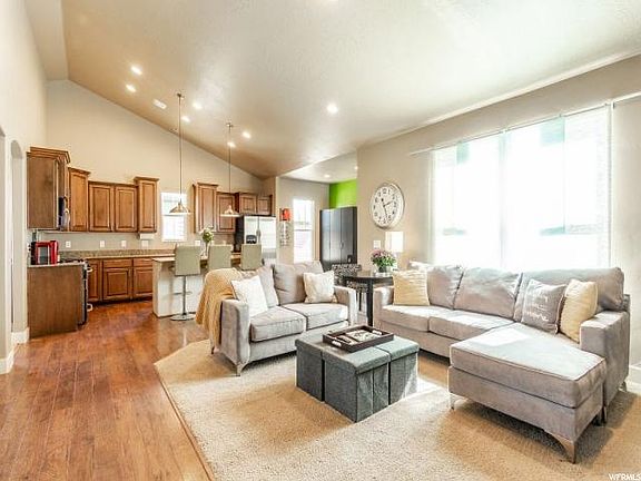 4th image of 4381 W Iron Mountain Dr