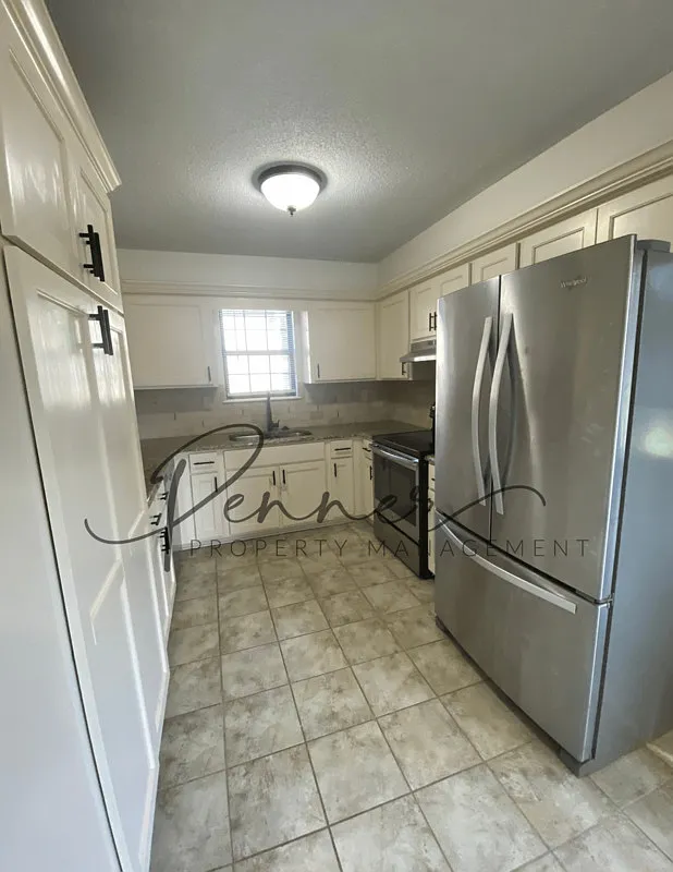 3 bed, 2.0 bath, 1918 sqft, $2,050 — Photo 3