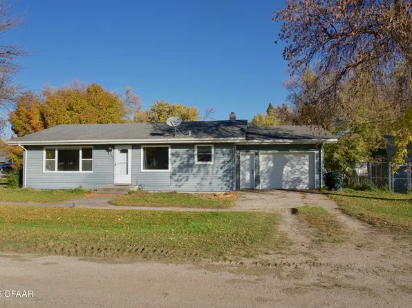 203 3rd St, Gilby, ND 58235