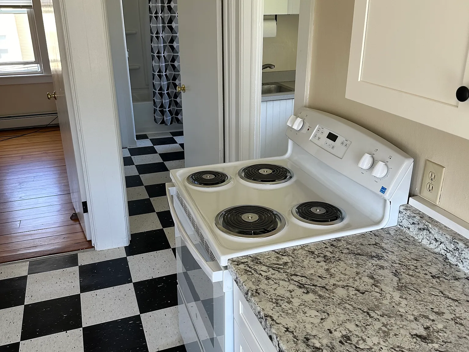 2 bed, $1,800 — Photo 4