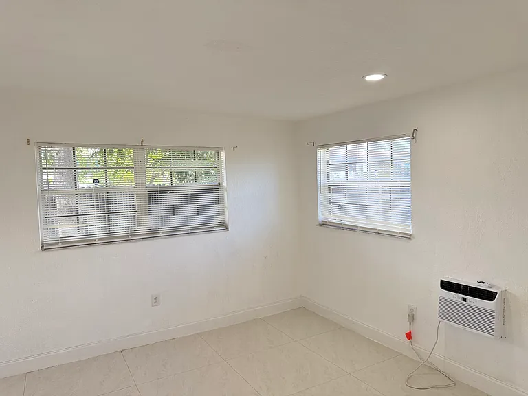 19521 NW 1st Ct — Photo 8