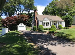 306 Woodridge Ave, Fairfield, CT 06825