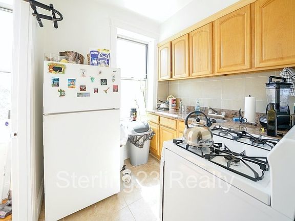 2nd image of 3218 46th St APT 2F
