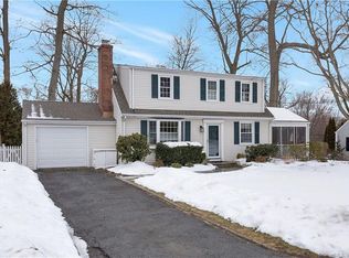 39 Walmsley Rd, Darien, CT 06820