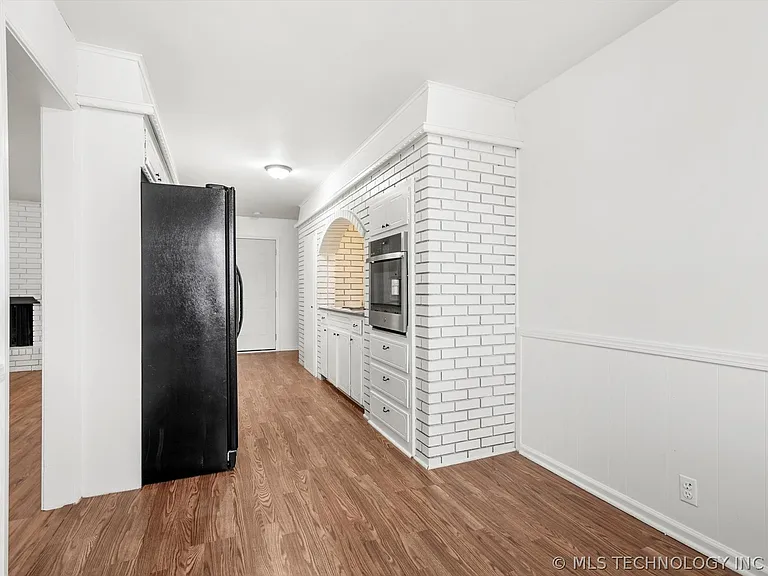 2508 E 51st St — Photo 9
