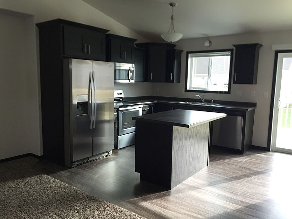 2nd image of 1019 29th Ave W