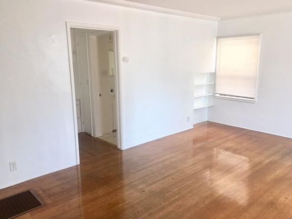 5th image of 15 Bay Shore Ave APT B