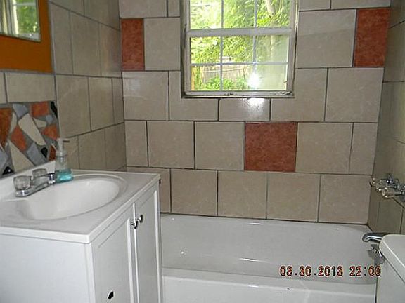 3rd image of 2813 Galvez Ave