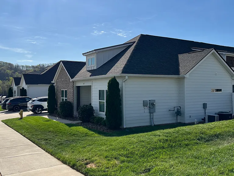 847 Wellstone Dr — Photo 3