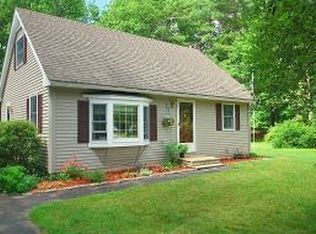 25 Shawnee Ln, Dover, NH 03820