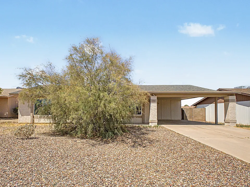 932 W Libra Dr