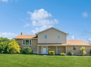 3962 Mountain Rd, Slatington, PA 18080