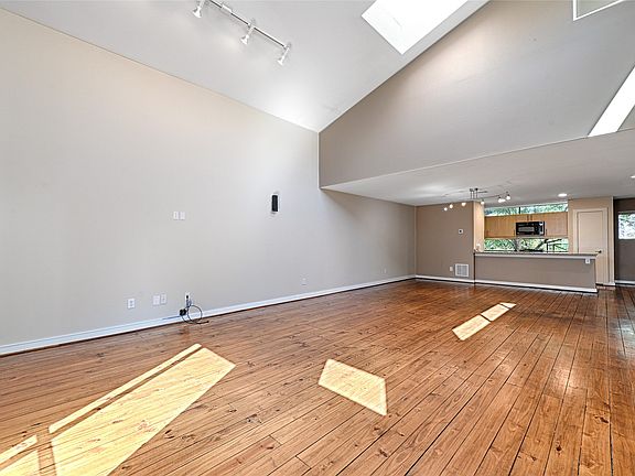 4th image of 1207 Urban Lofts Dr