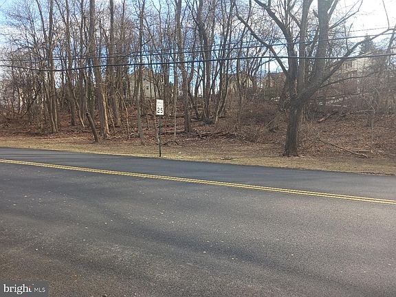 3rd image of 171 Longford Ave