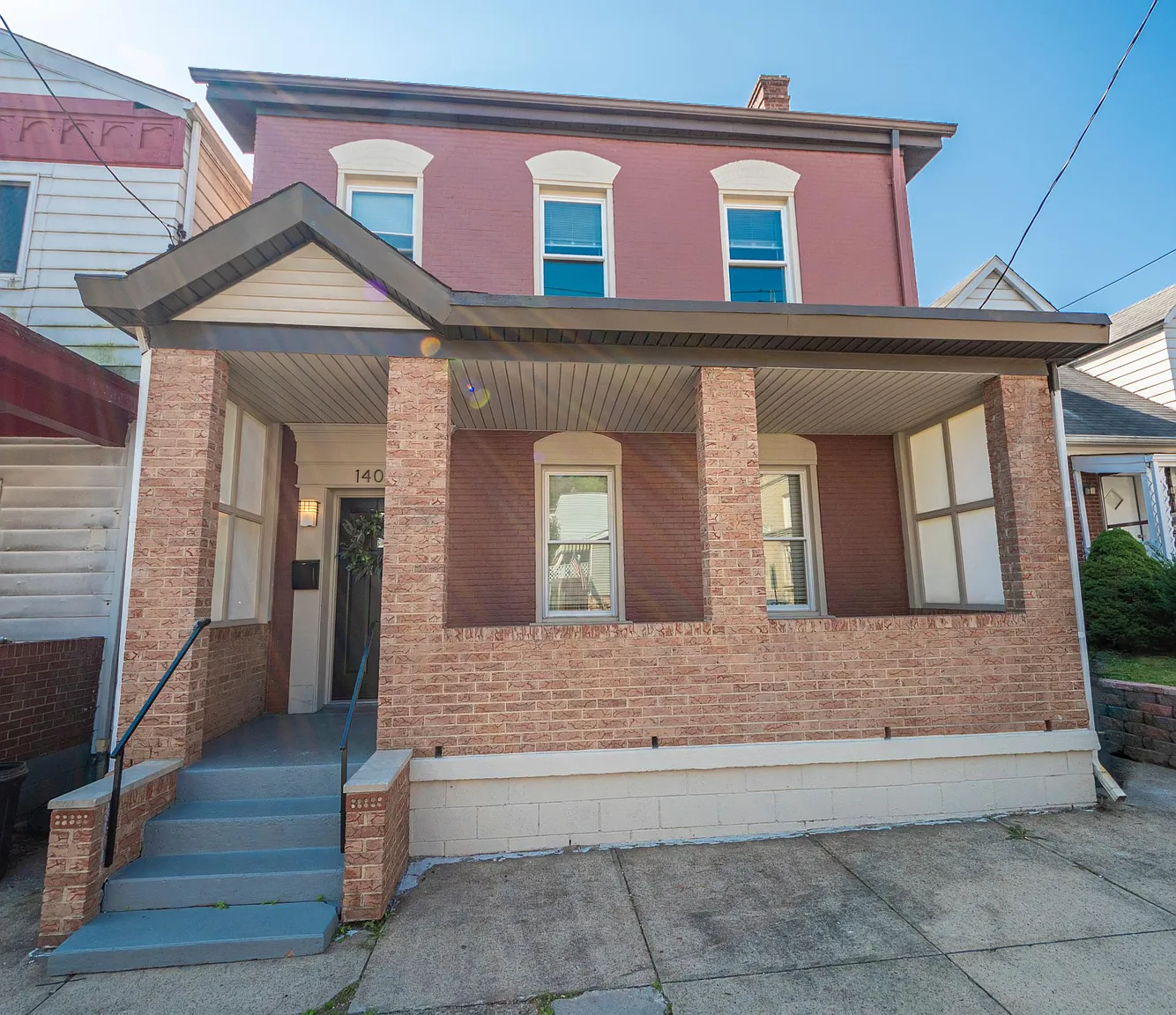 1403 Main St photo 1