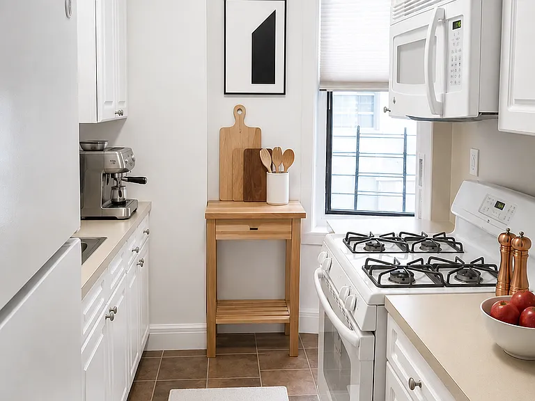 515 W 122nd St #21 — Photo 3