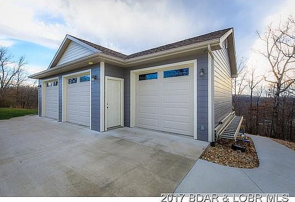 Attached 3rd car garage