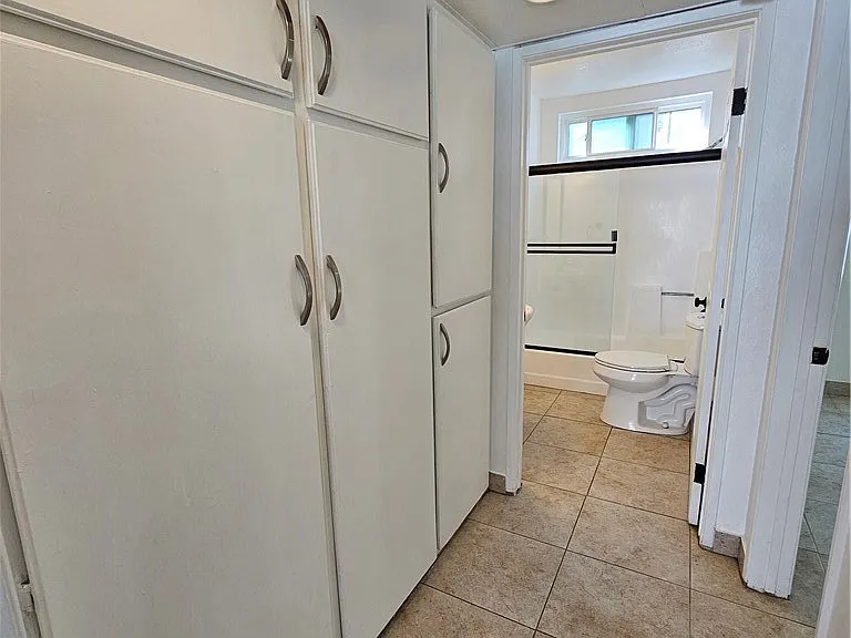 10037 Samoa Ave #6 — Photo 3