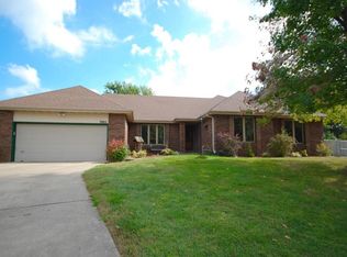 3882 N Kenna Ct, Springfield, MO 65803