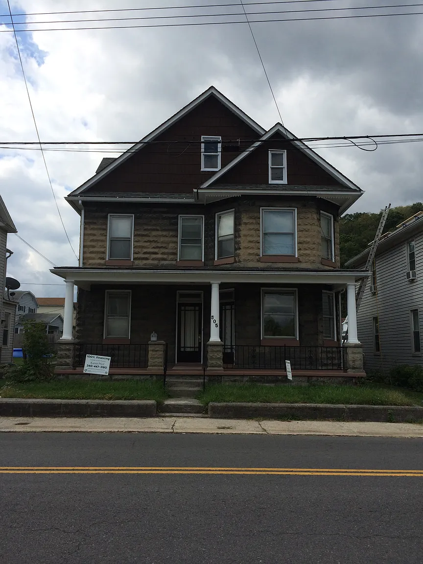505 W Piedmont St photo 1