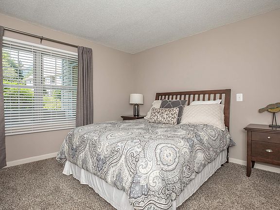 COZY BEDROOM