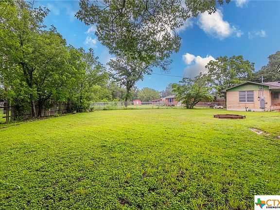 4th image of 2307 Sunny Ln