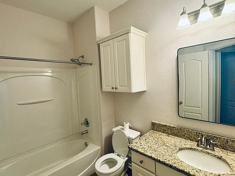 2620 Century Park Blvd — Photo 4
