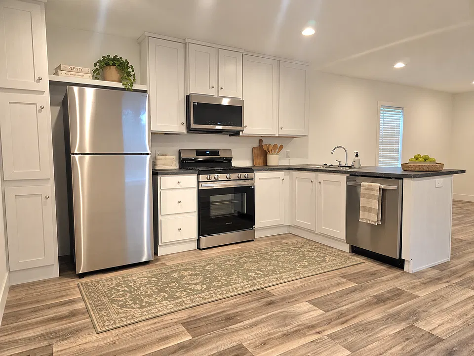 304 Bedford Blvd #530S