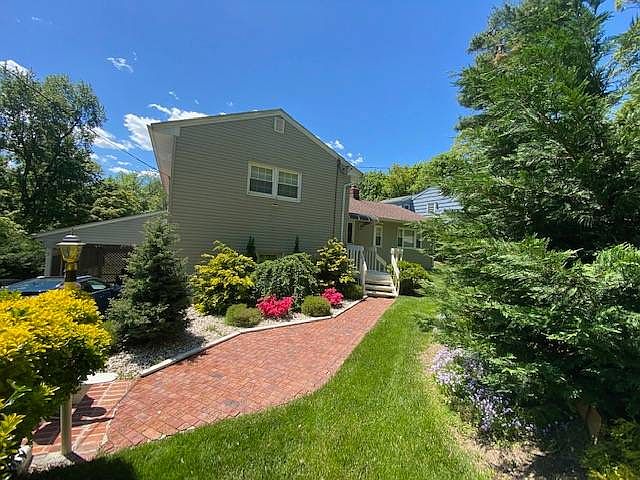 1st image of 21 Westminster Dr