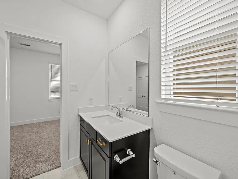 527 Park Hill Ct — Photo 13