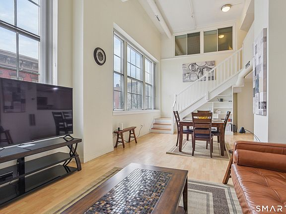 3rd image of 124 Court Street #5