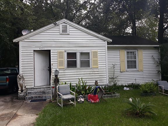 4th image of 921 Mackinaw St