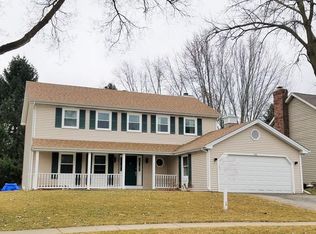 536 Glen Garry Rd, Cary, IL 60013