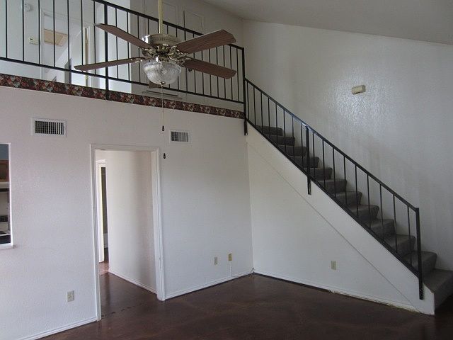 1st image of 214 Shrum Ct