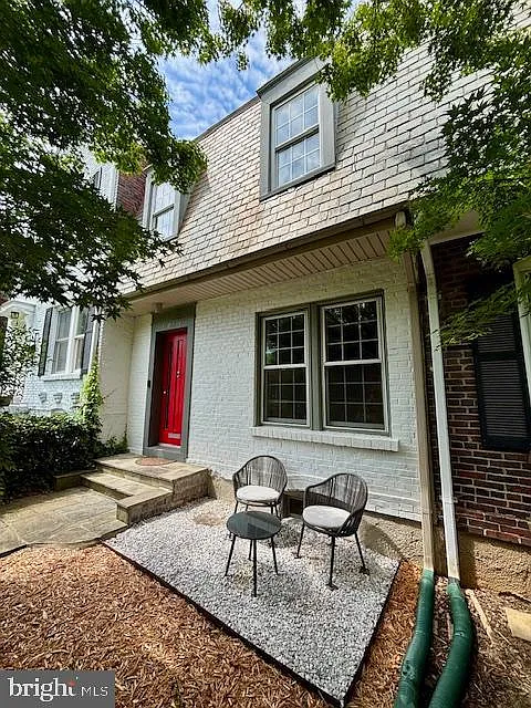 3733 T St NW photo 1