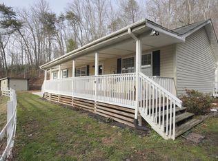 1110 Sunset Farms Rd, Whittier, NC 28789