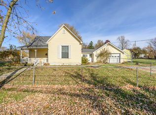 1106 Seminary St, Hope, IN 47246