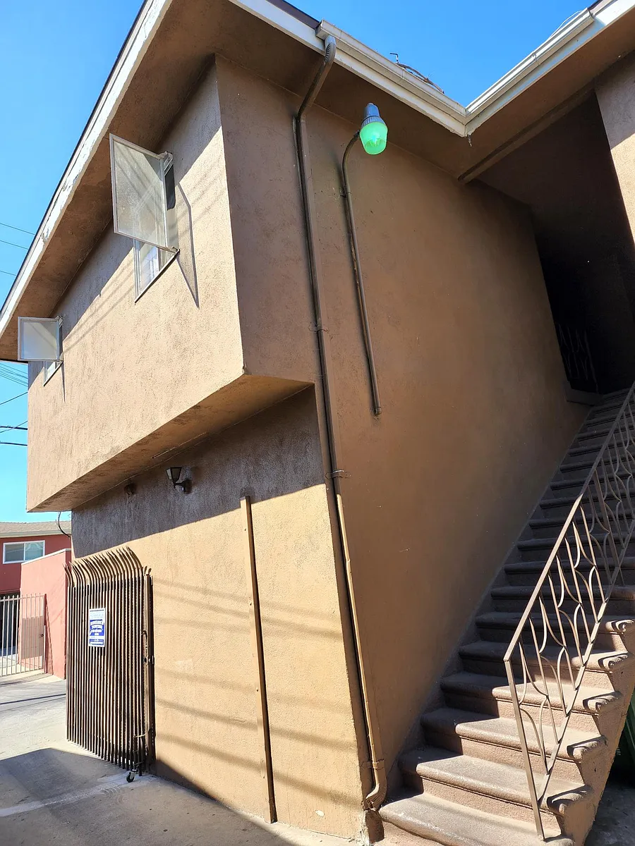 Building Photo - 644 E 97th St #7