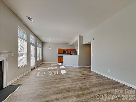 4th image of 2507 Post Oak Ln