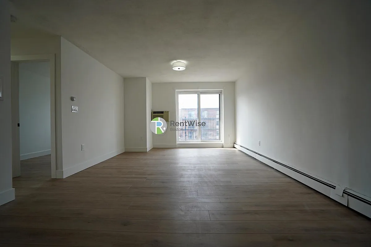 Building Photo - 741-745