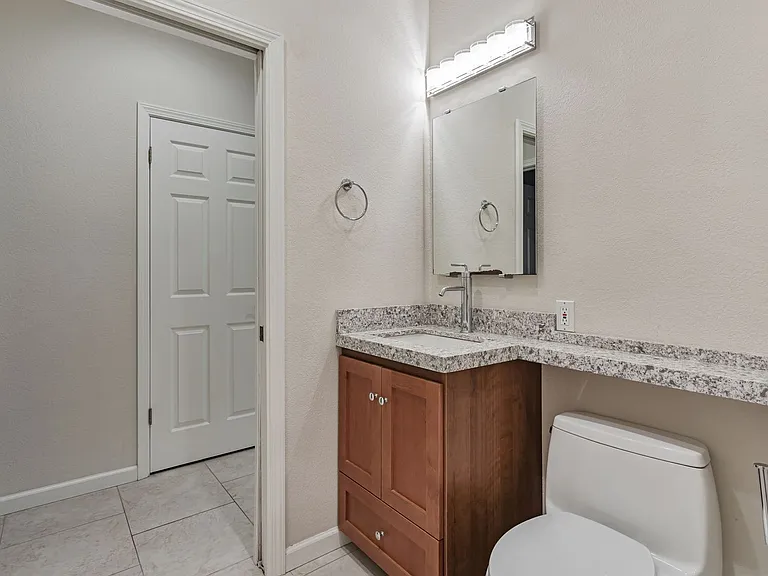 250 Santa Fe Ter #111 — Photo 34