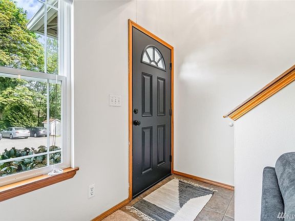4th image of 11407 20th St Ne