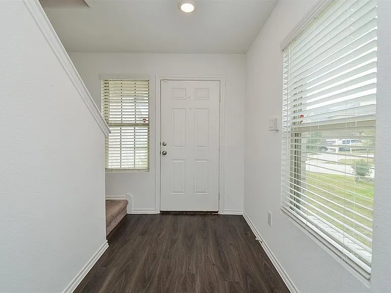 5434 Logan Dale Dr — Photo 3